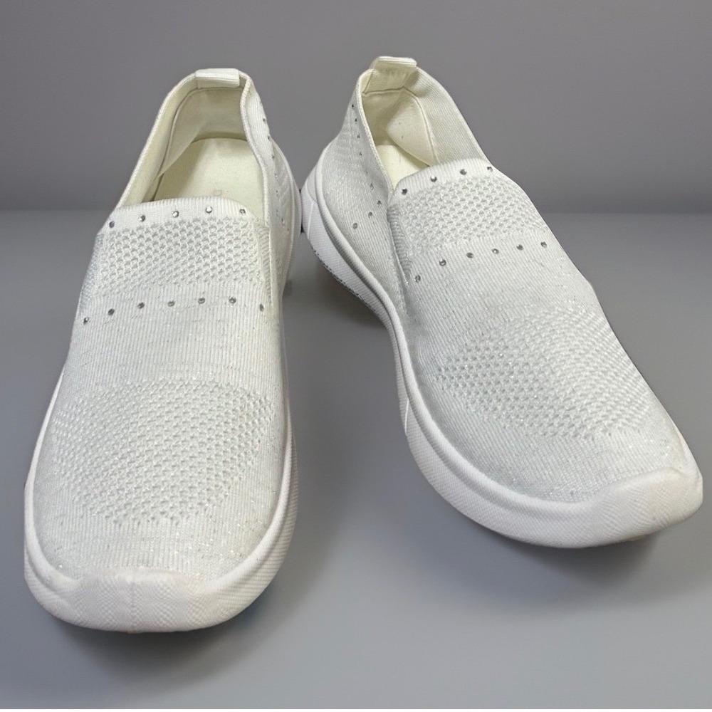Danskin Womens Allure Slip On Sneakers Shoes Sz 10 White Embellished Sleek Vegan